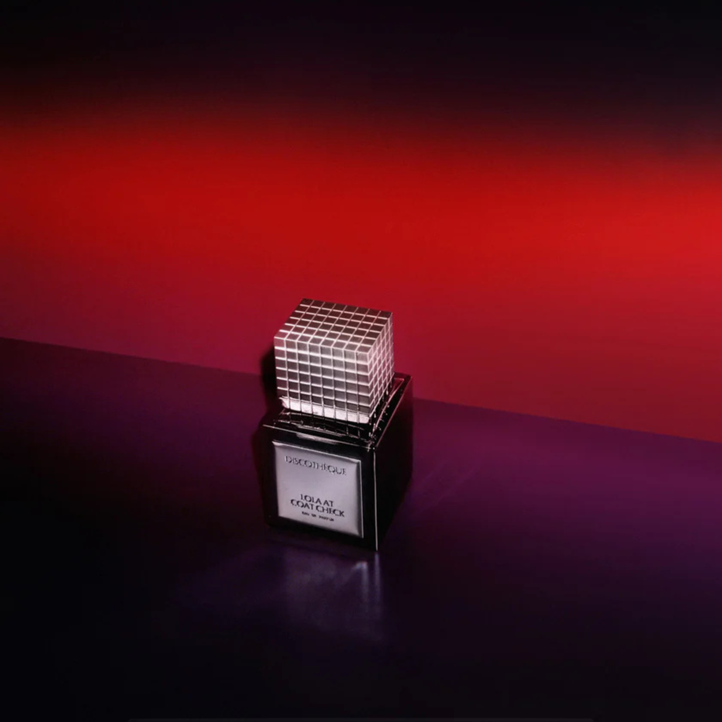 Lola at Coat Check <br> DISCOTHÈQUE