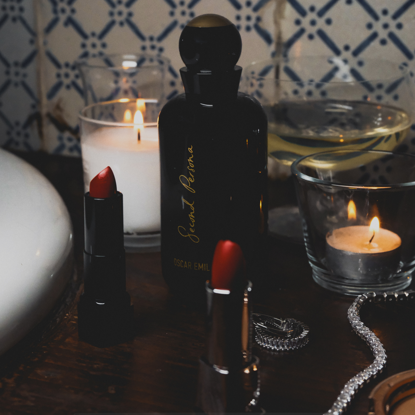 Second Persona <br> OSCAR EMIL